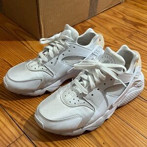 Nike Huaraches (white, 9)